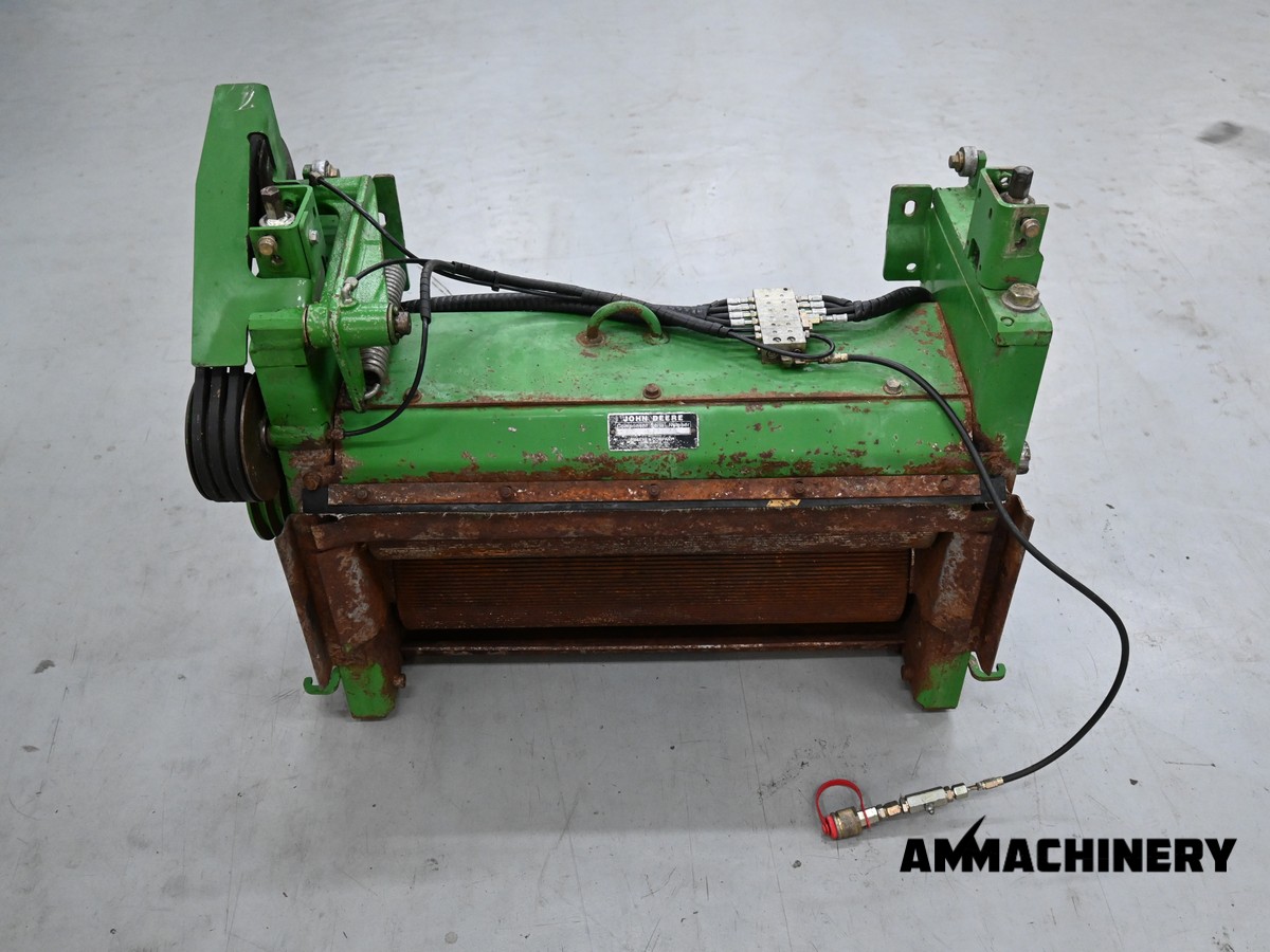 John Deere 7000 wide body corn cracker